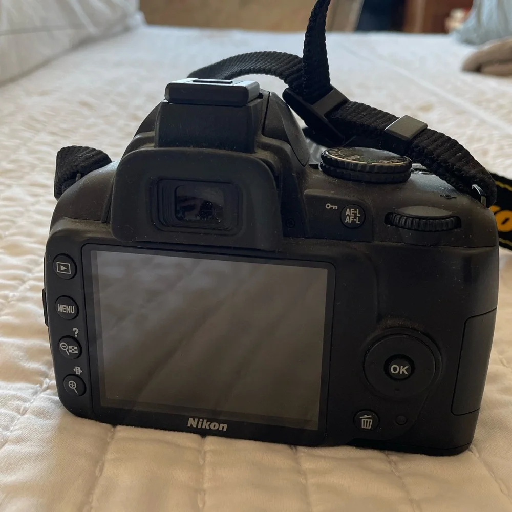 Nikon D3000 camera